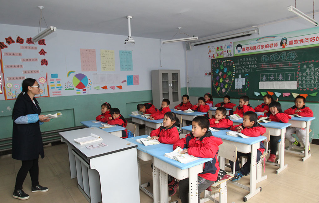 China National Intellectual Property Administration improves the learning and living conditions of teachers and students at ChongliChangdi Primary School by donating educational supplies and building facilities for them.